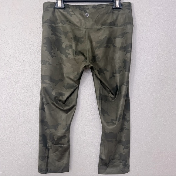 Lululemon cropped camo leggings - Picture 4 of 5
